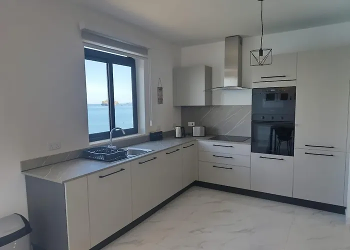 Apartment Coastline, Lovely Seafront Birzebbuga