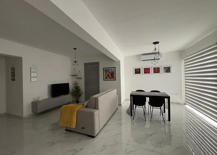 Apartment Coastline, Lovely Seafront *